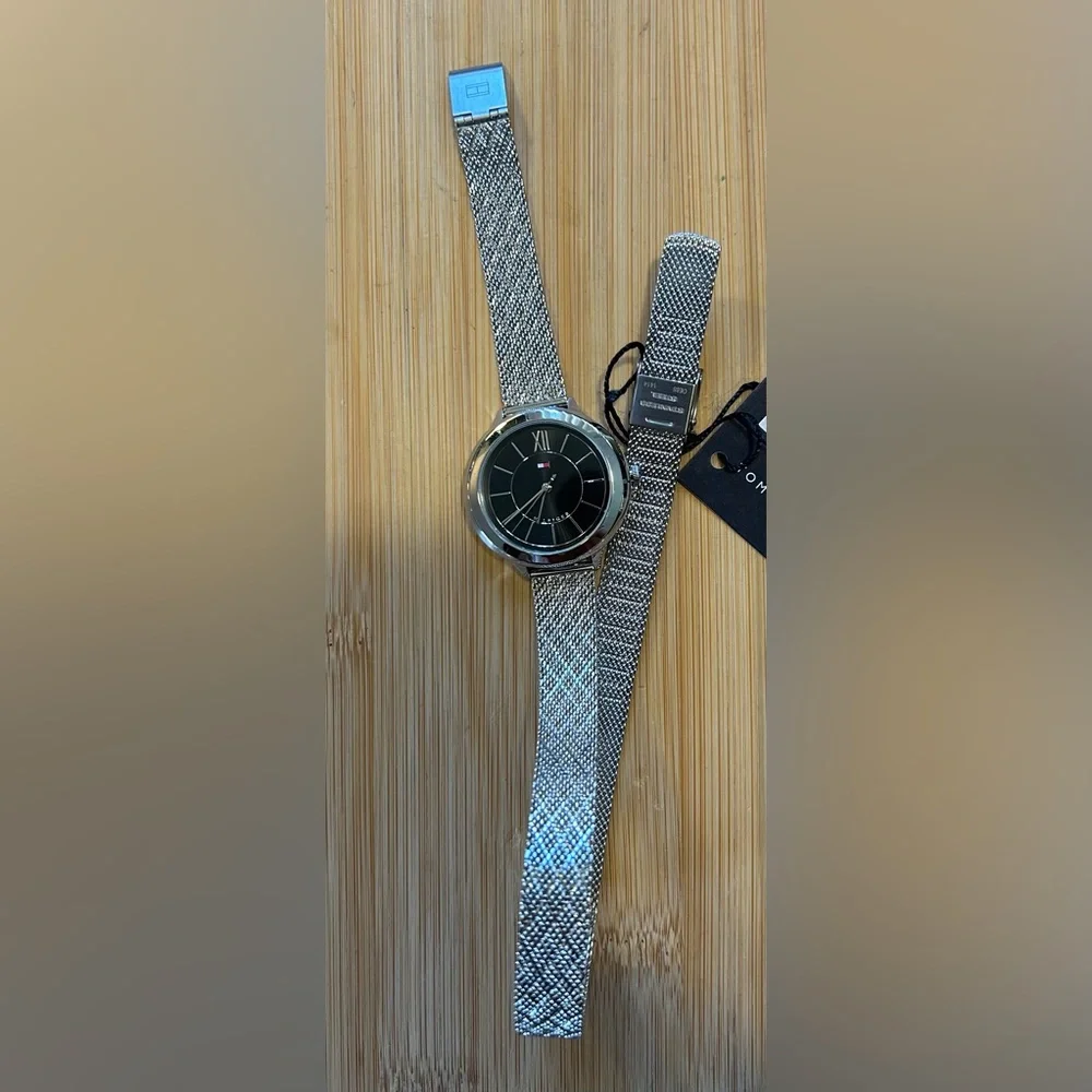 Tommy Hilfiger Watch With 36mm Black Face & Silver WrapAround MeshBracelet. - Picture 6 of 10